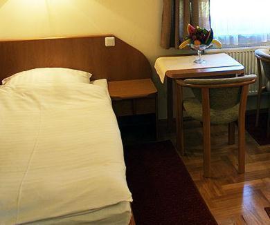 Hotel Bielany Bielany Wrocławskie Habitación foto